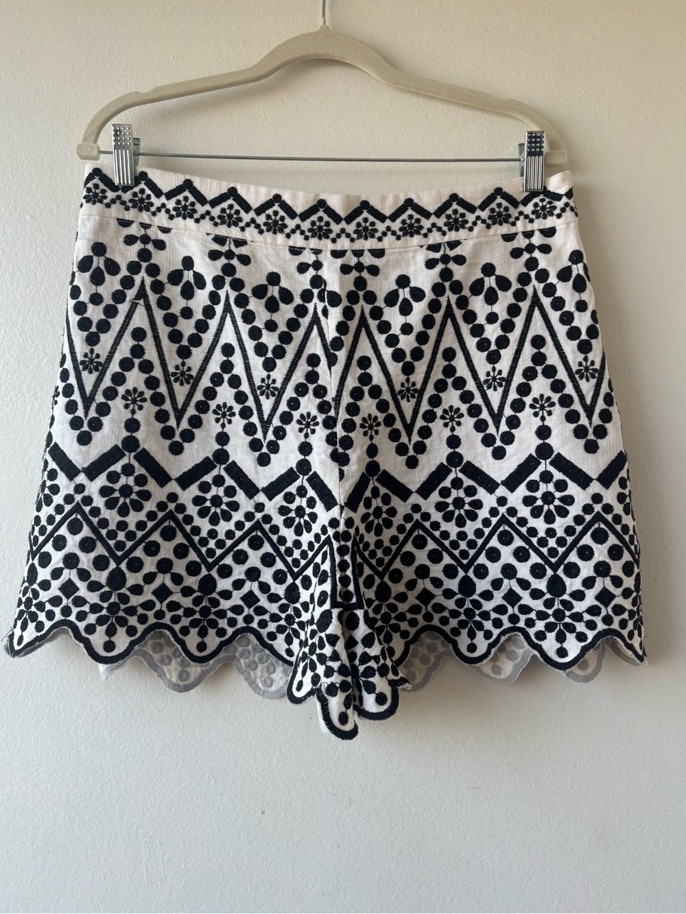 Zara High-Waist White Shorts with Black Embroidered Geometric Scallop Hem